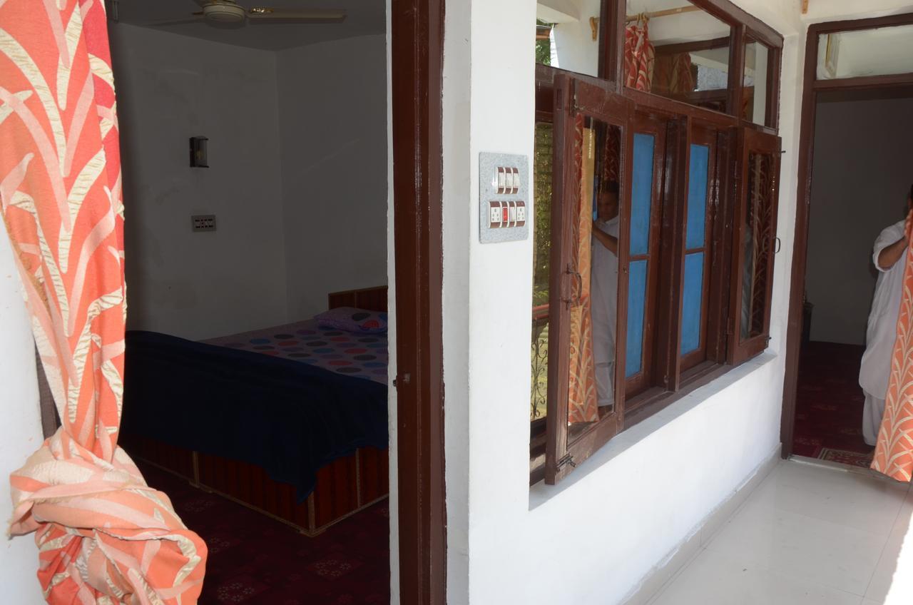 Howrah Guest House Srinagar  Exterior photo